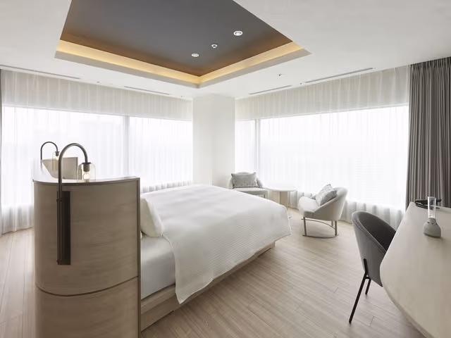 Executive , 1 bed King , corner room, Non Smoking