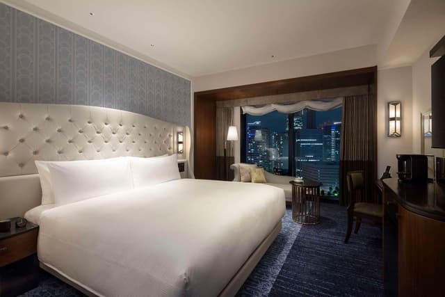 KING EXECUTIVE ROOM