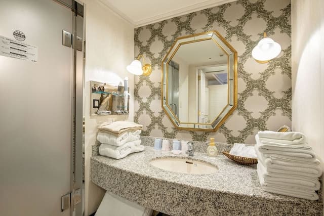 Deluxe Twin Room, Smoking