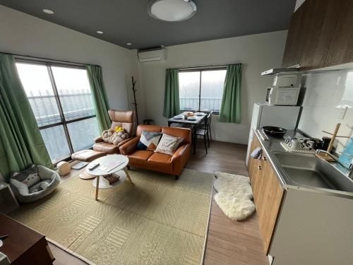 อพาร์ตเมนต์ 2 ห้องนอน 1 ห้องน้ำส่วนตัว ขนาด 100 ตร.ม. – เขตนิชินะริ (SUN Student No. 2 Building Room 301)1