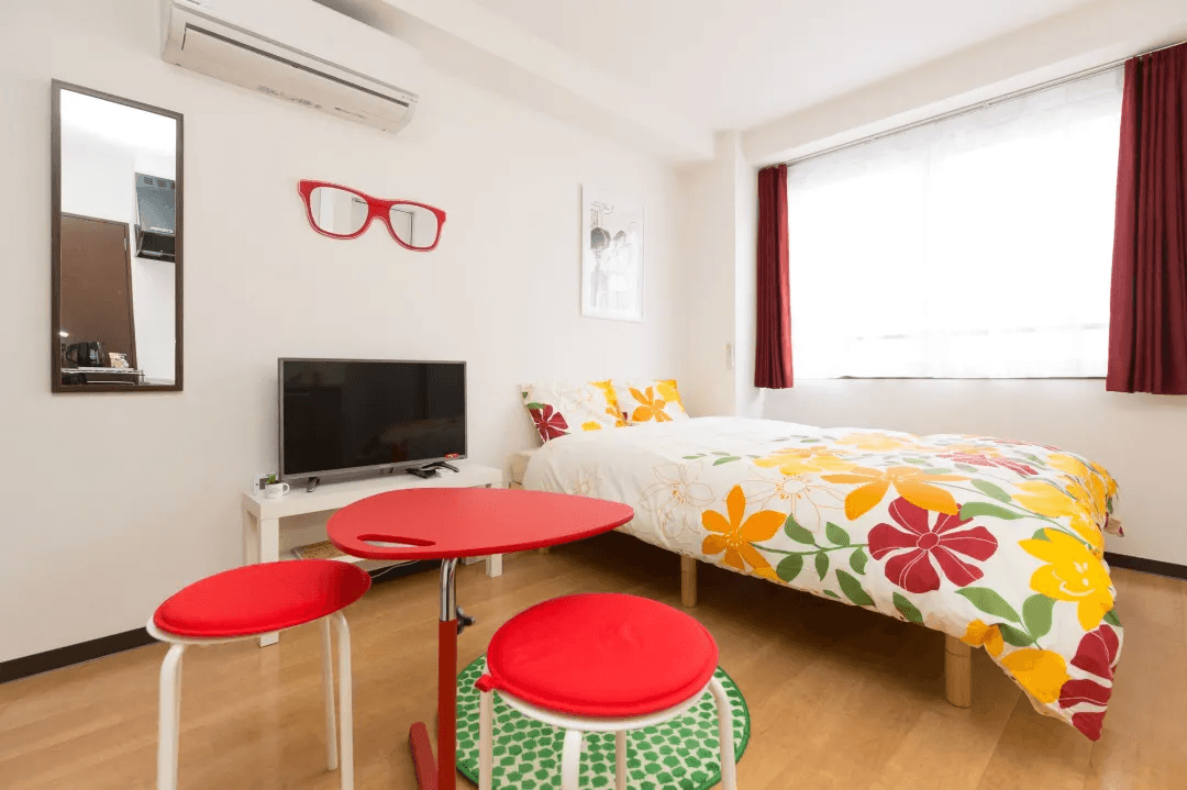 โรงแรมลัคกี้ (Hotel Lucky)1