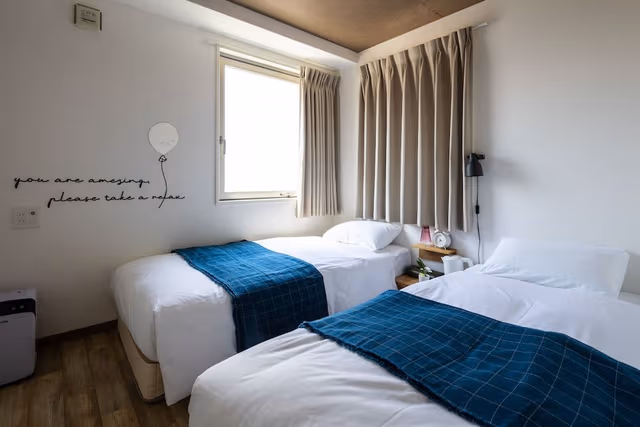 Standard Twin Room