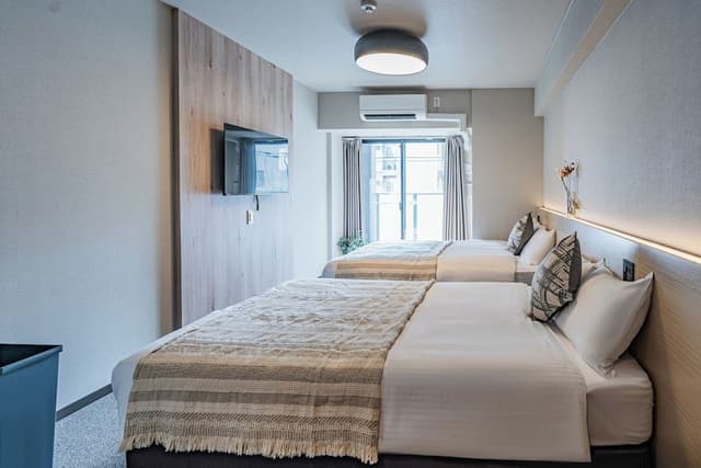 Standard Quadruple Room, 2 Queen Beds, Non Smoking
