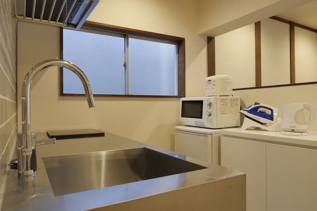 Family Apartment, Multiple Beds (401-402)