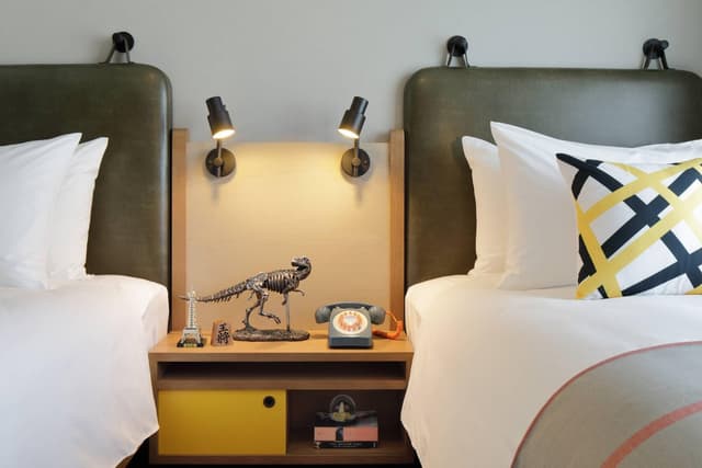 Guest Room, 2 Twin, City View