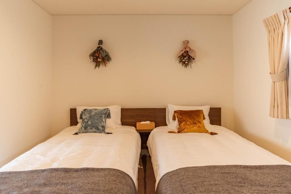 บีฌู สวีท เซ็นจูรี (Bijou Suites Century)0