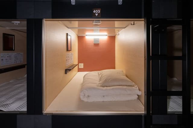 Single Room, Women only, Non Smoking