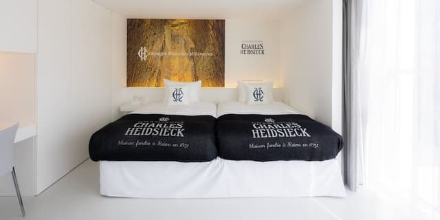 Upper Floor Deluxe Twin Room, Non Smoking (11F-13F)