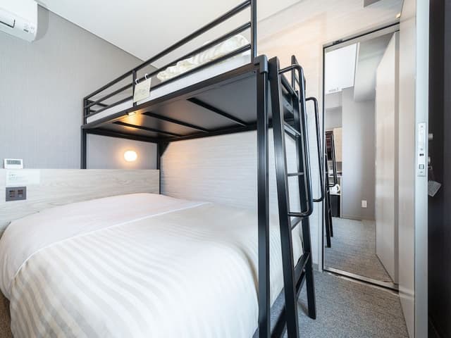 Super (Connecting) Room with Loft, Non Smoking