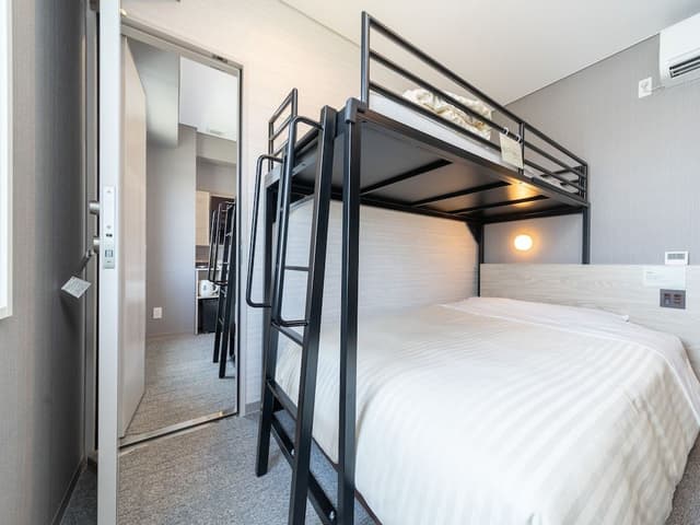 Super (Connecting) Room with Loft, Non Smoking