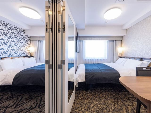 Connecting Rooms for 4 Adults - Non-Smoking