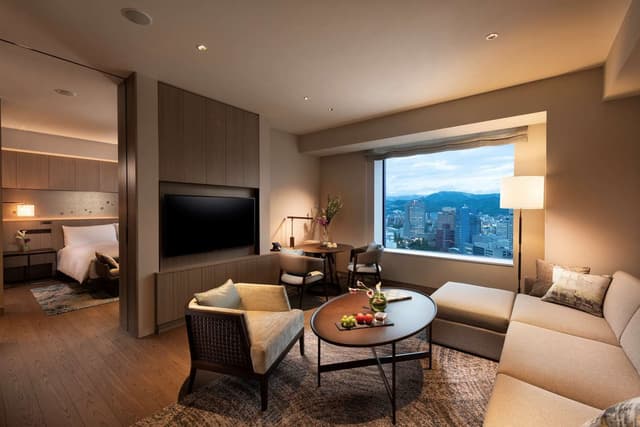 KING ONE BEDROOM SUITE