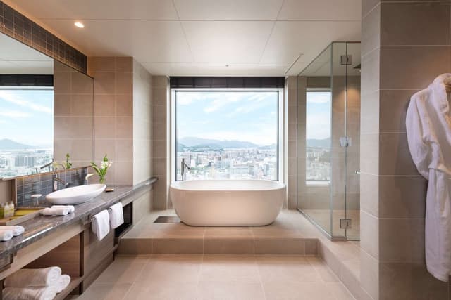 KING DELUXE SUITE