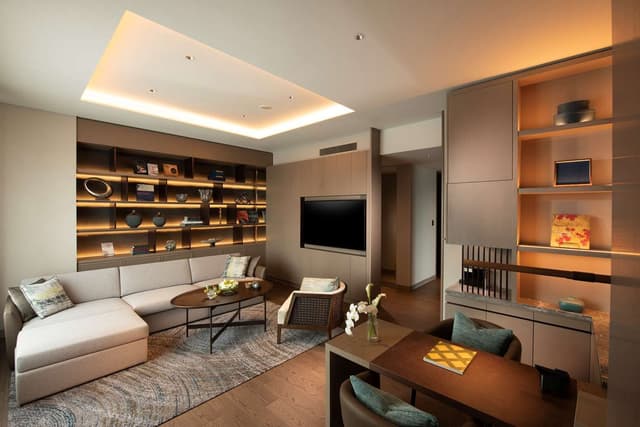 KING DELUXE SUITE