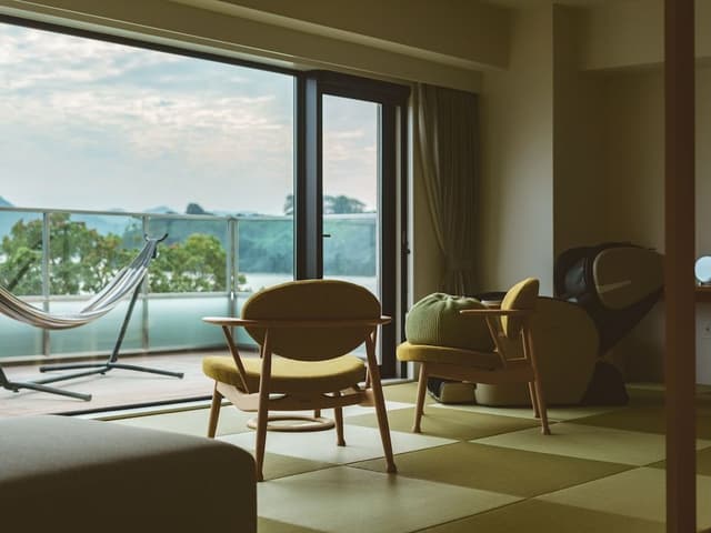 Executive Twin Room, Non Smoking, Private Bathroom (with Balcony)