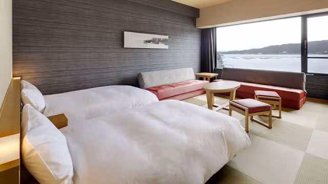 Deluxe Twin Room, Non Smoking, Sea View (Separated Bath and Toilet) - No Daily Cleaning