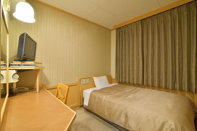 2 Single Beds Smoking