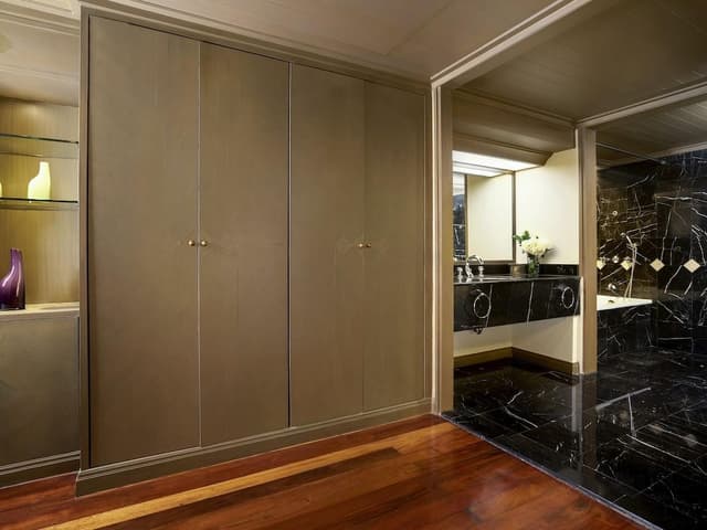Executive Suite, 1 King Bed (Business Lounge Access)