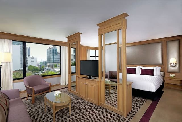 Executive Suite, 1 King Bed, Club Lounge Access (Executive Lounge Access)