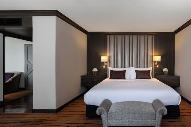 Executive Suite, 1 King Bed (Business Lounge Access)