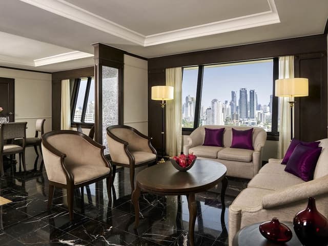 Grand Suite, 1 King Bed, Club Lounge Access (Business Lounge Access)