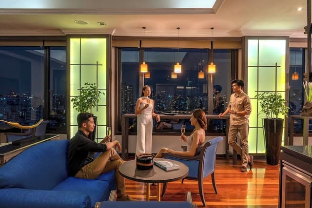 Grand Suite, 1 King Bed, Club Lounge Access (Business Lounge Access)
