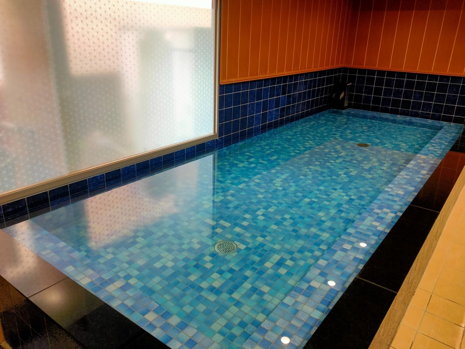 โรงแรมเอเรโนอา (Hotel Erenoa)0