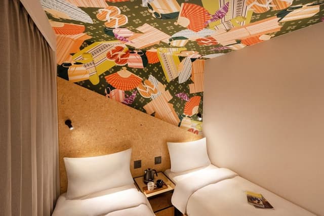 Studio, 2 Twin Beds, Corner (Side by Side Plus)