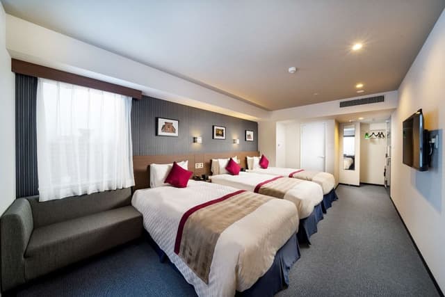Standard Room, 3 Twin Beds, Non Smoking, Refrigerator (Larger Room)