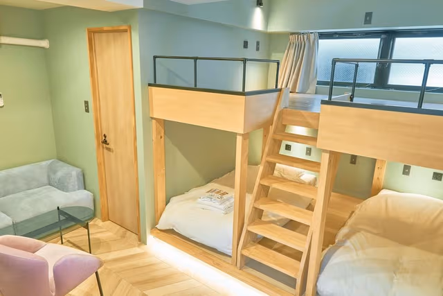 Pastel Comfort 4 Person Room, Non Smoking