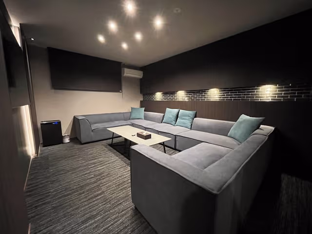 Royal D Non-Smoking