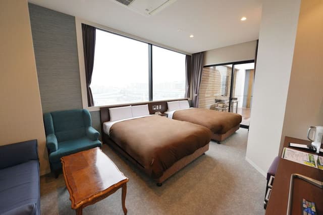 Superior Twin Room, Non Smoking (modern)