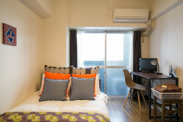 Large Single Bed Room