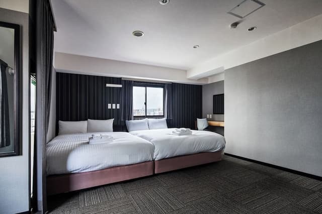 Superior Twin Room, 2 Double Beds, Non Smoking, Full Bathroom