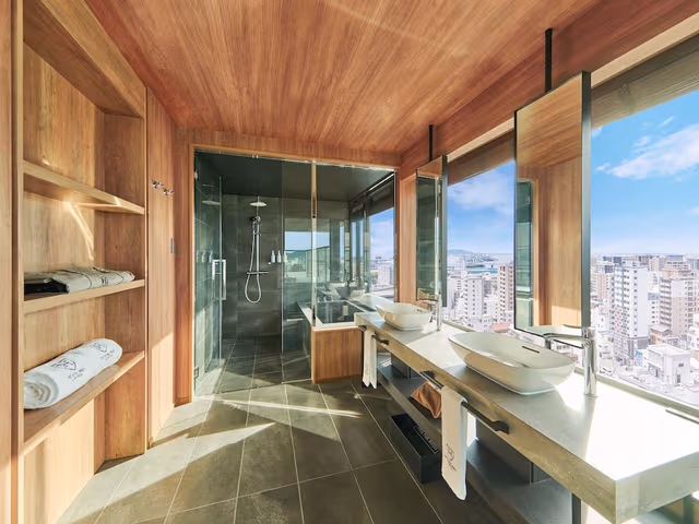Room, Non Smoking, Balcony (Sky Floor, King)