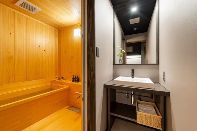 Deluxe Quadruple Room, Multiple Beds, Non Smoking, Private Bathroom