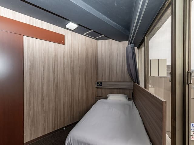Premium Capsule Room - Male Only, Non Smoking
