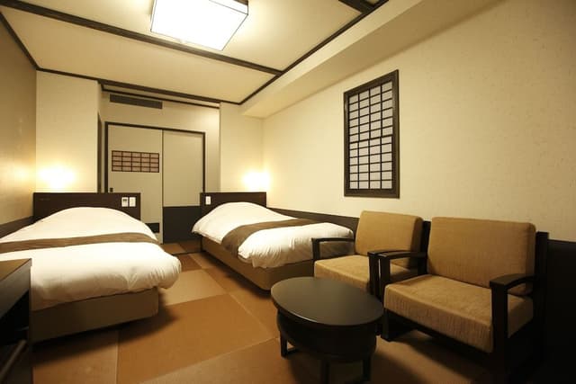 Japanese Style Twin Room (2 Beds or 2 Bed or 2 mattresses)