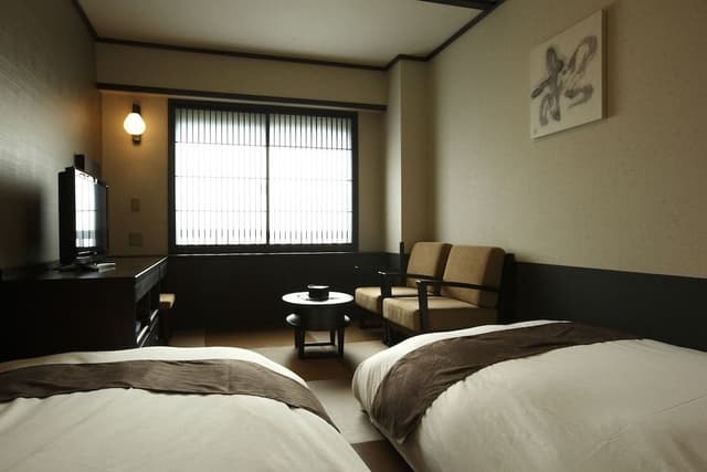 Japanese Style Twin Room (2 Beds or 2 Bed or 2 mattresses)