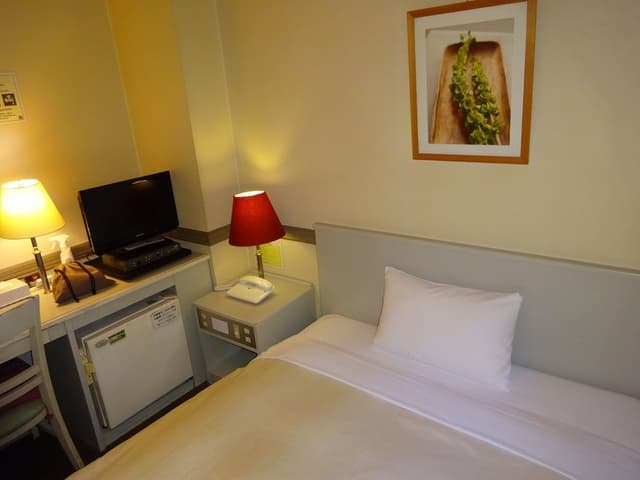 Single Room, Smoking