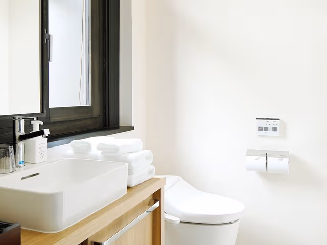 Moderate Twin with Private Bathroom in the Historic Bldg