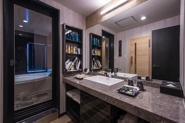 Suite Room, Smoking