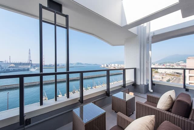 Suite Room, Smoking