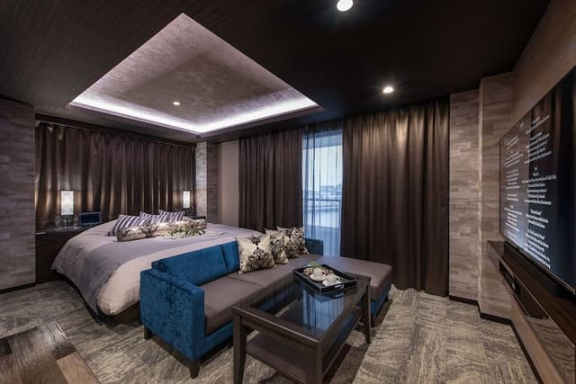 Royal Double Room, Smoking