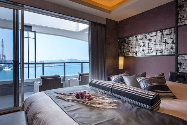 Suite Room, Smoking