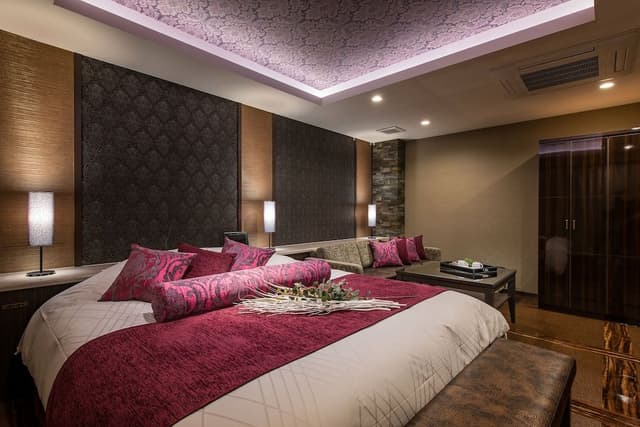 Royal Double Room, Smoking