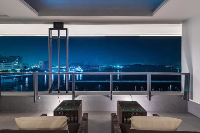 Suite Room, Smoking