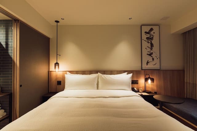 Standard Room, 1 King Bed