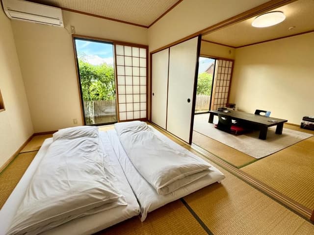 Twin Room with Private External Bathroom