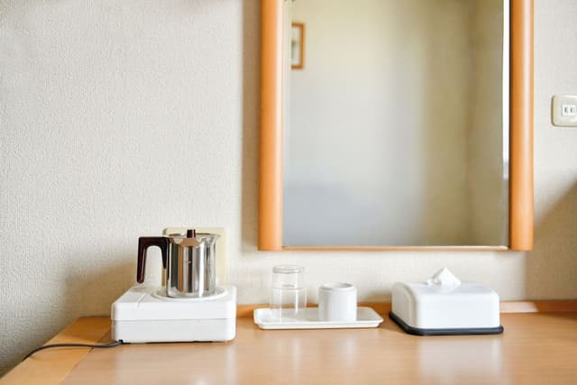 Semi-double Room, Smoking